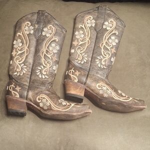 Circle G Square Toe Floral Boot Size 7